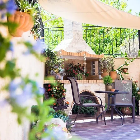 Hotel apartamentowy Anastellar